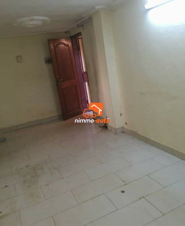 Studio à louer à Nsimeyong