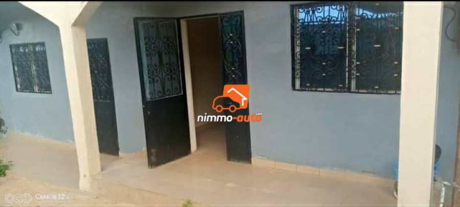 Appartement à louer à Awae escalier