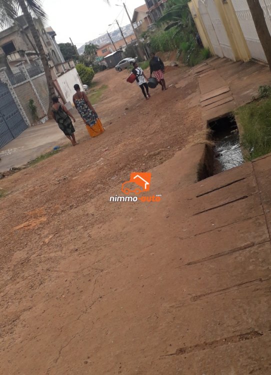 Appartement à louer, montée des sœurs biyem assi