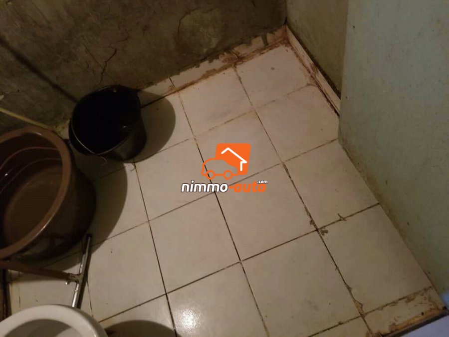 Chambre moderne à louer au carrefour Nsam