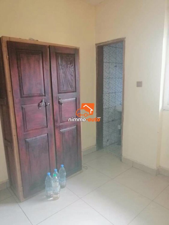 Studio moderne à louer à Entrée Simbock