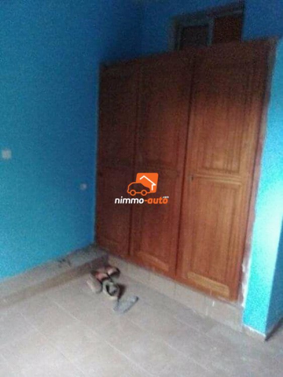 Studio moderne à louer à Odza