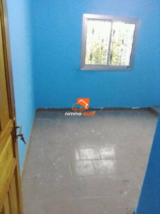 Studio moderne à louer à Odza