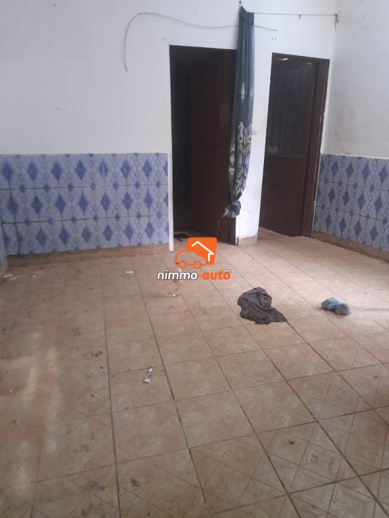 Studio moderne à louer à Emana