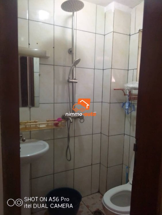 Studio meublé à louer à Ydé Biyem assi