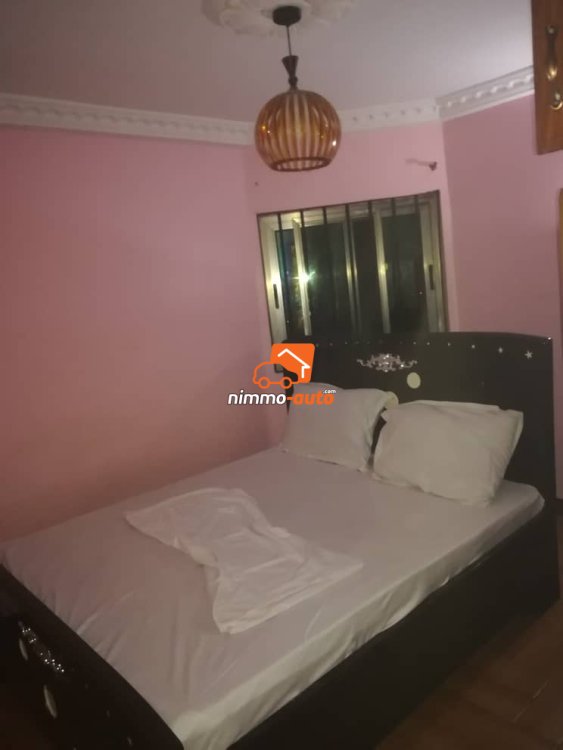 Studio meublé à louer à Ydé Biyem assi