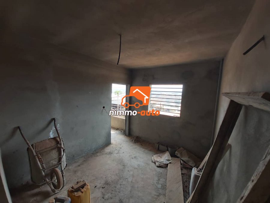 Appartement et Studio Moderne à Biyem-Assi en Route