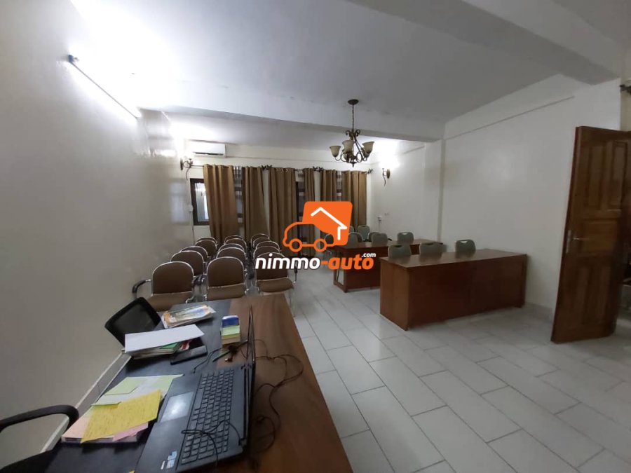 Bureaux & Salle de Réunion & CoWorking à louer