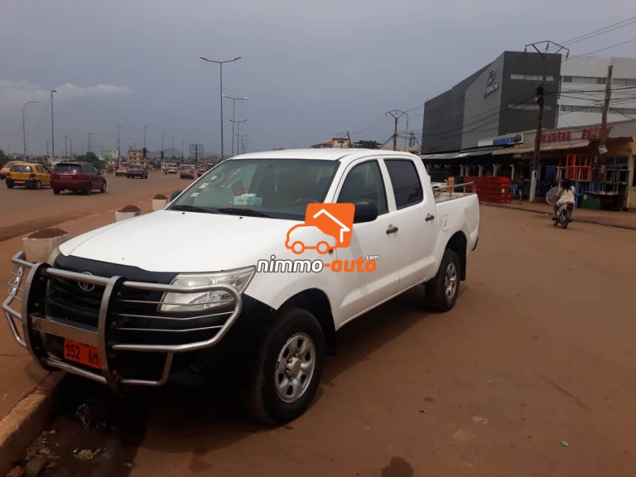 Pick up Hilux 4x4 climatisé à louer
