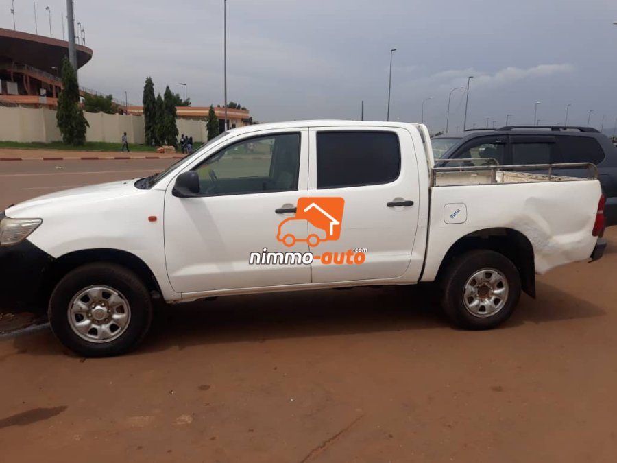 Pick up Hilux 4x4 climatisé à louer
