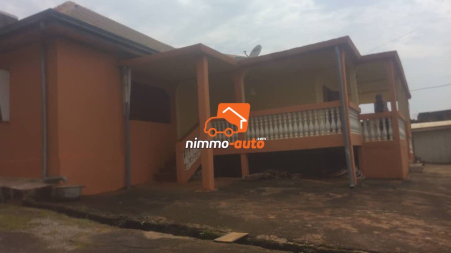 Jolie villa à louer à Ekoumdoum