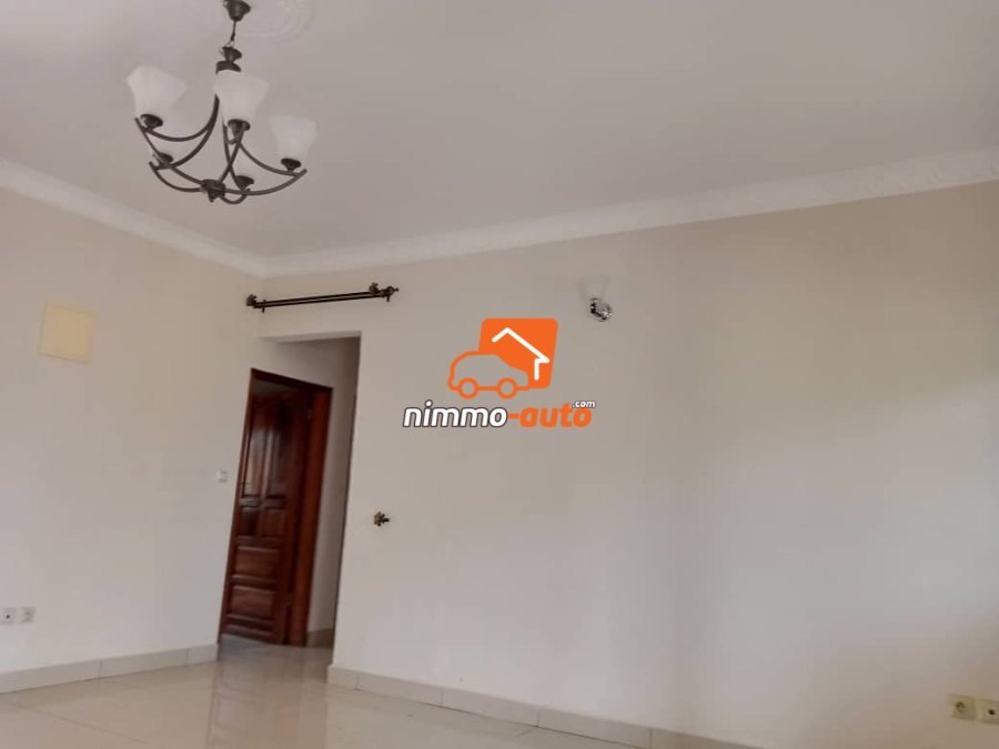 Très joli appartement à louer à Simbock