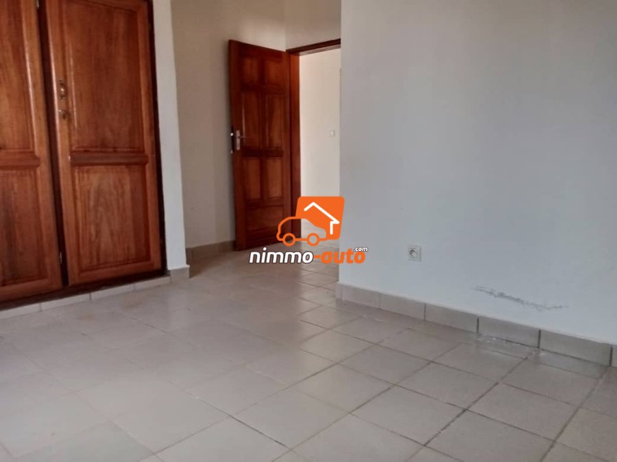 Très joli appartement à louer à Simbock