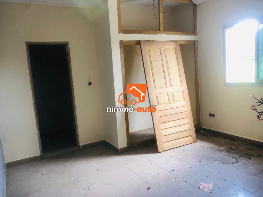 Appartement nouvellement construit à Logbaba