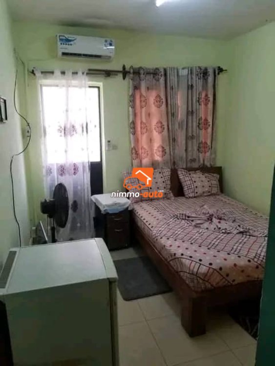 Chambre meublée climatisée à louer à Ndogbong