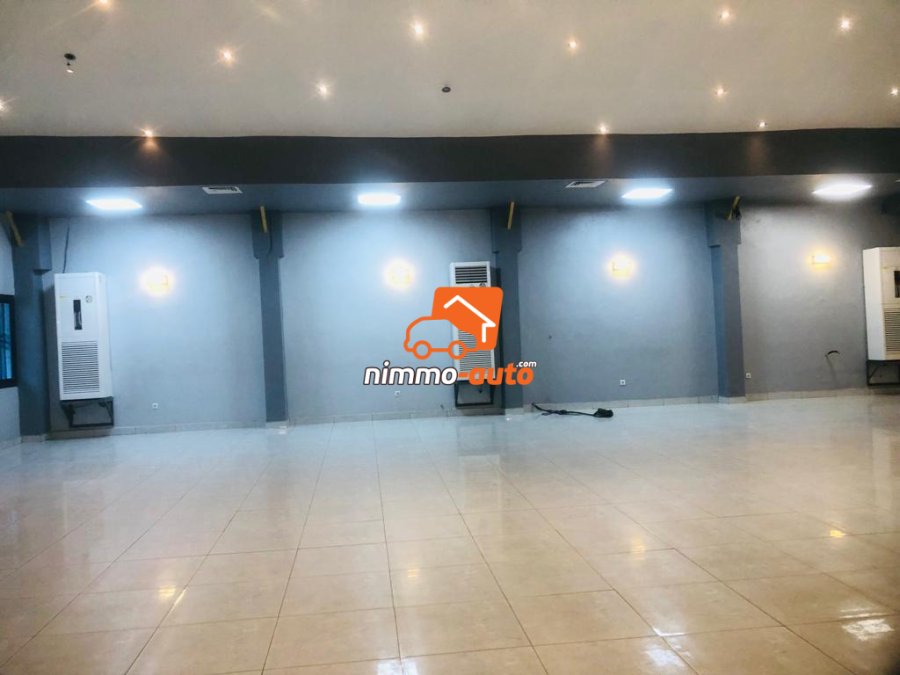 Splendide salle de fête de 400 places à louer à Douala bonamoussadi