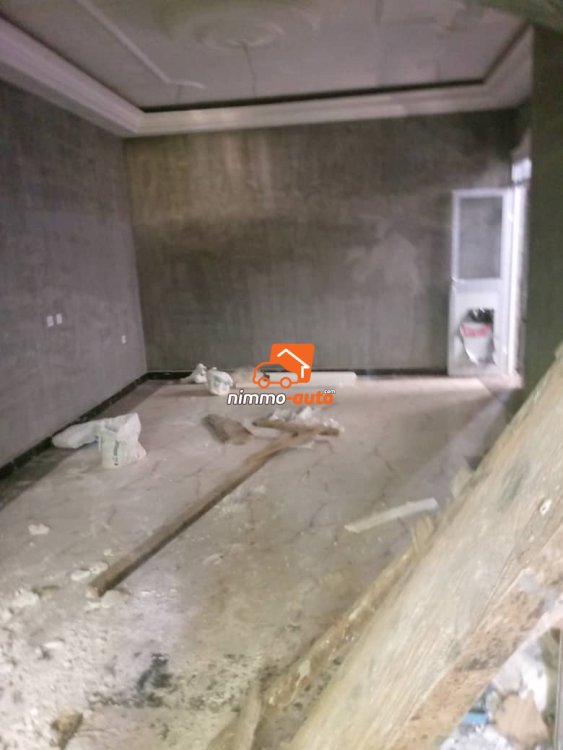 Plusieurs appartements nouvellement construits à louer à Emana Lycée