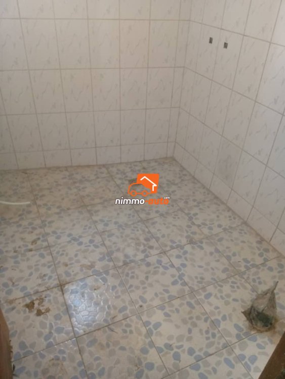 Plusieurs appartements nouvellement construits à louer à Emana Lycée