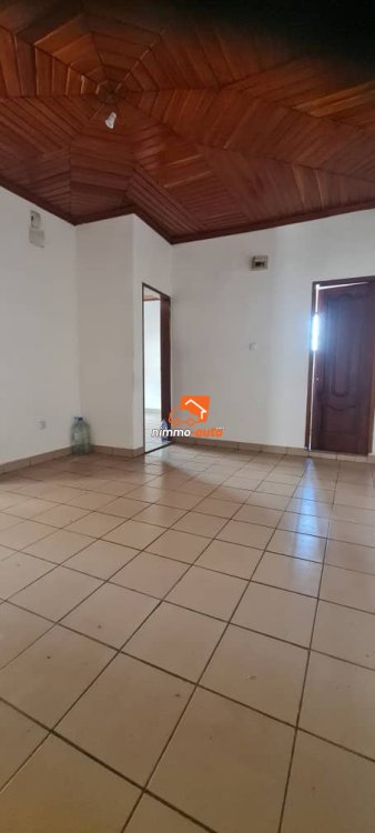 Incroyable studio moderne situé à Jouvence bordure de route