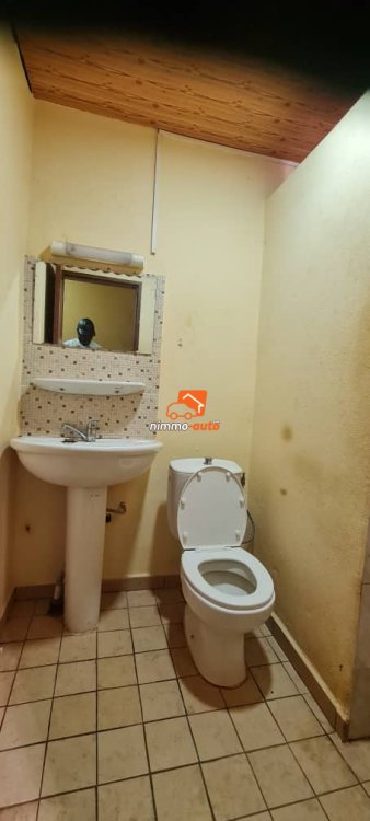 Incroyable appartement moderne staffé partout à Biyemassi montée des soeurs