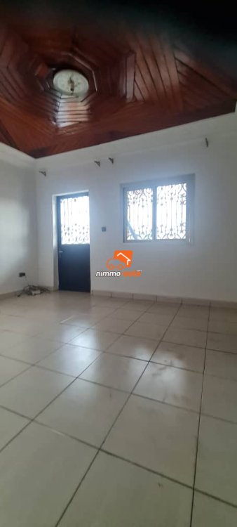 Très beau et spacieux appartement moderne à louer à Jouvence
