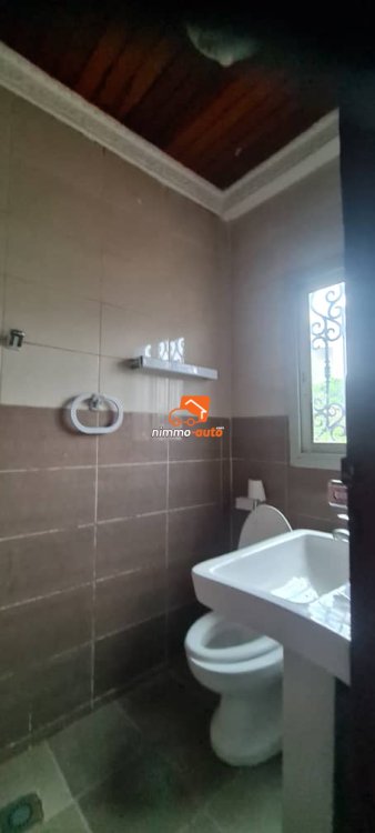 Très beau et spacieux appartement moderne à louer à Jouvence