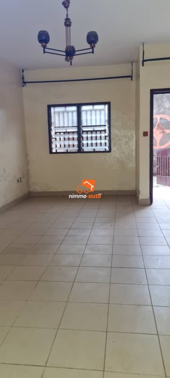 Studio moderne à louer à Biyemassi Somatel