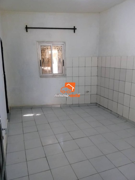 Appartement à louer à Mbankolo