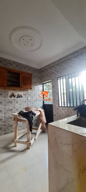 Appartement moderne nouvellement construit à Nsimeyong