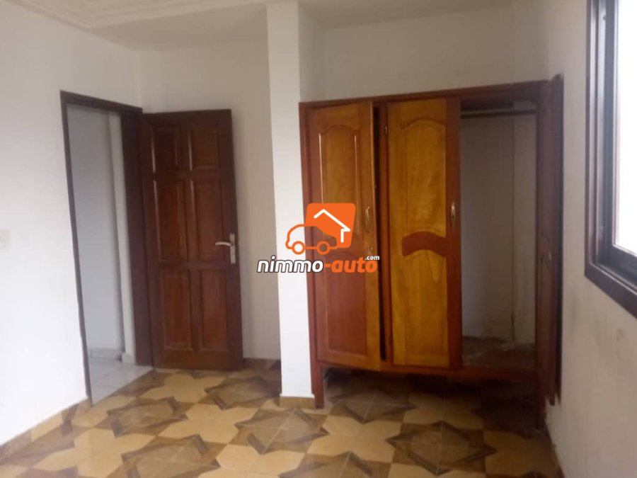 Appartement moderne haut standing staffé partout à louer à Logpom