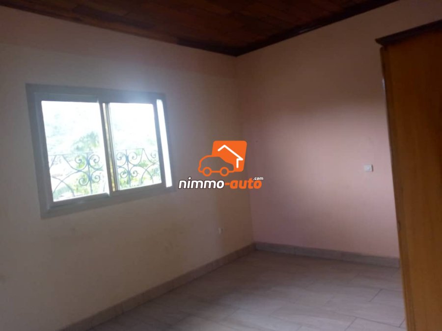 Appartement à Logpom à louer bien sécurisé