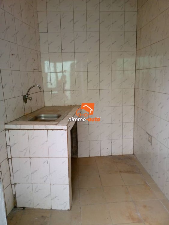 Appartement individuel bien propre à louer à Ngousso