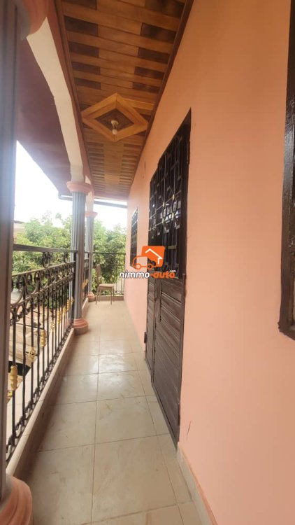 Appartement moderne à louer à Biyemassi maison blanche