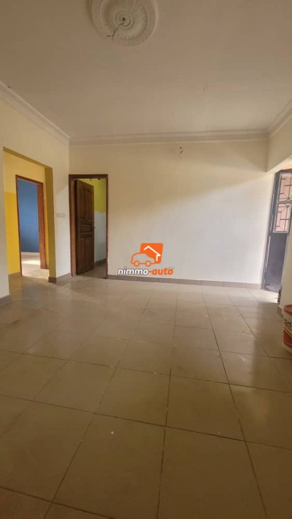 Appartement moderne à louer à Biyemassi maison blanche
