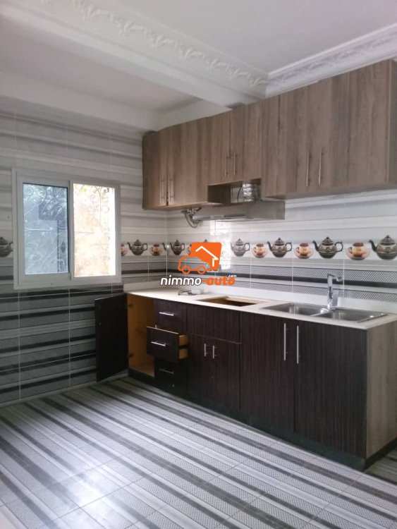 Appartement très haut standing à louer à Bastos