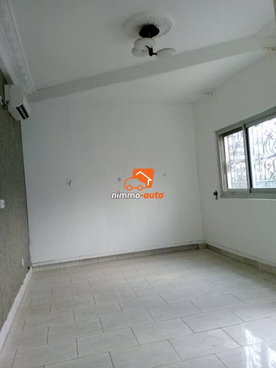 Appartement très haut standing à louer à Bastos