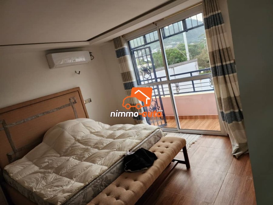 Magnifique villa très haut standing à vendre au golf à Bastos