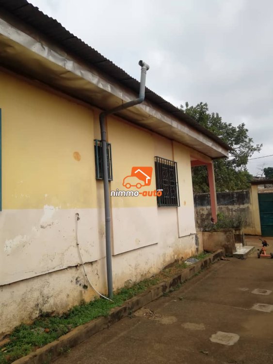 Concession titrée composée de 2 villas à vendre à Manguier