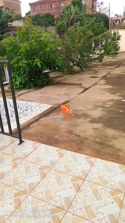 Villa à vendre à Monti sur la route de Mfou