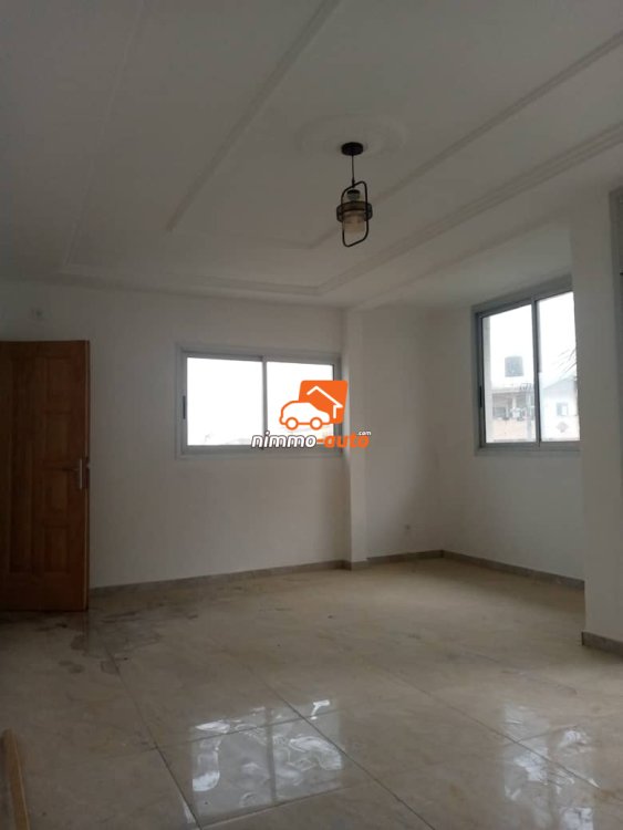 Appartement spacieux et bien situé à louer à Makepe