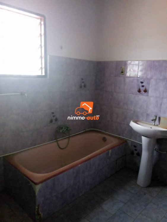 Une magnifique villa à louer à Bastos