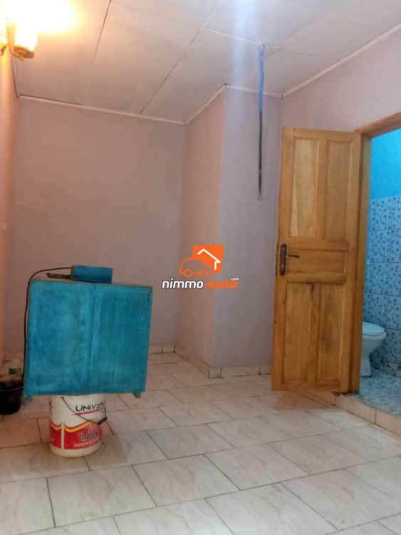 Chambre moderne bien propre nouvellement construite à Makepe