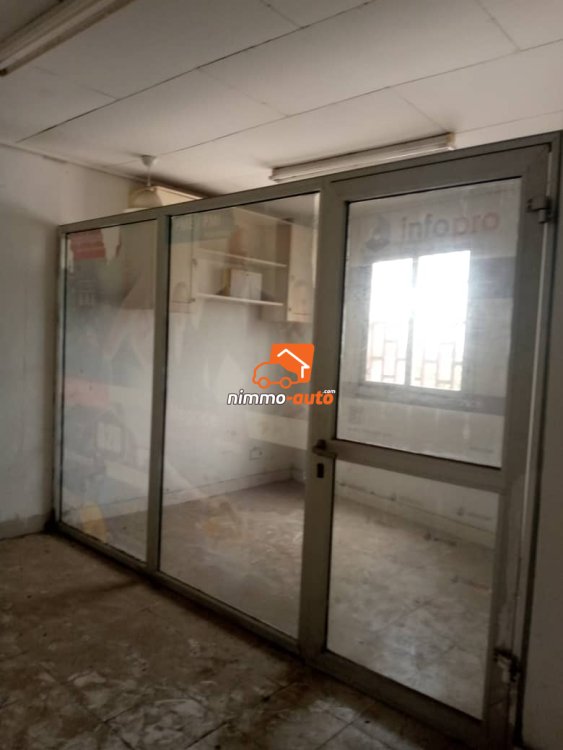 Plusieurs espaces pour bureau à louer à Bonadibong