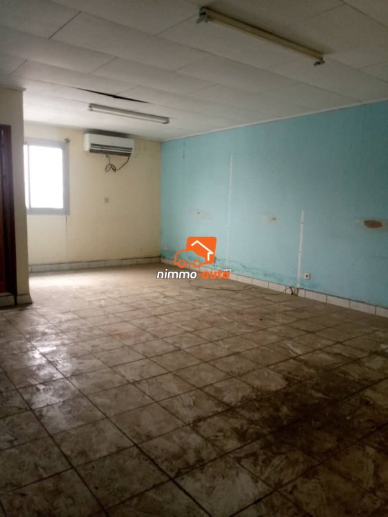 Plusieurs espaces pour bureau à louer à Bonadibong