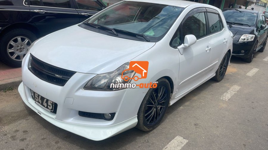 Toyota Blade 2008 à vendre à Douala