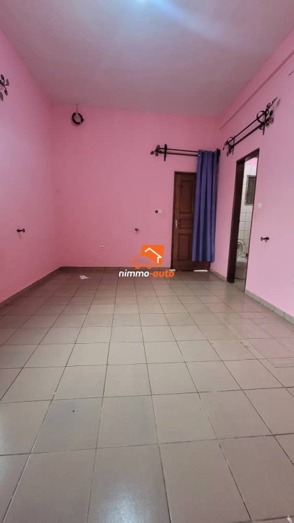 Une très grande chambre moderne sans cuisine à louer à Damas