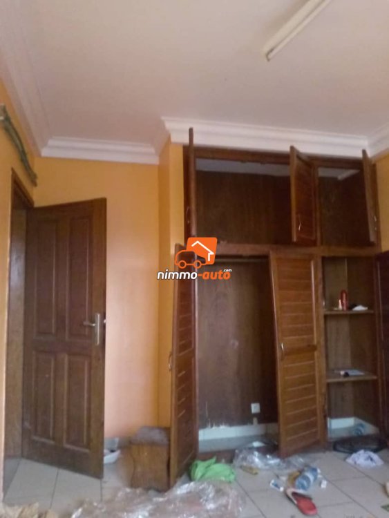 Appartement bien spacieux à louer à Bonamoussadi