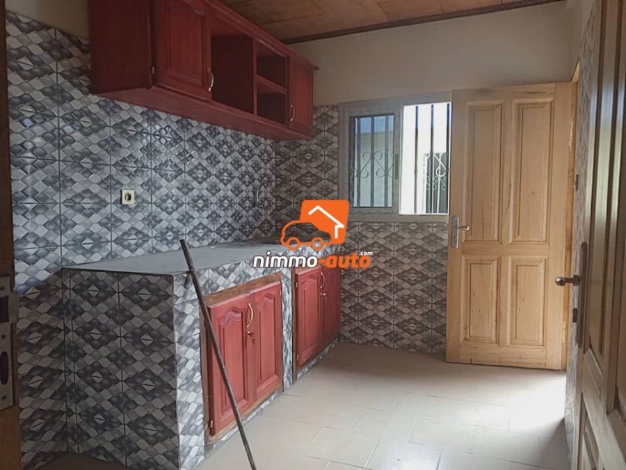 Appartement nouvellement construit à Emana