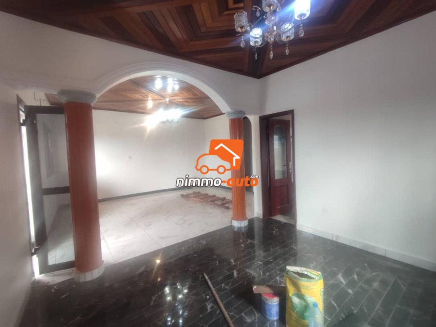 Appartement moderne très chic à louer à Odza Brigade