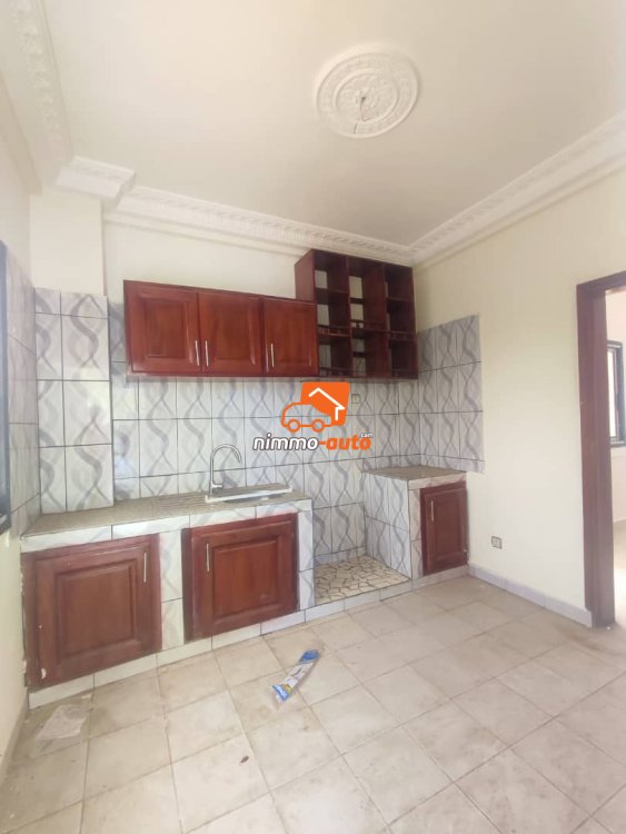 Appartements modernes nouvellement construits à Odza petit marché